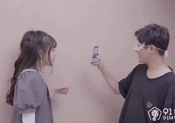 sex gái xinh mặc đồ bó sát Tống tình tình nhân khi phát hiện clip tự sướng trên điện thoại